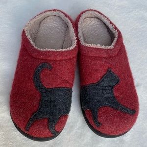 LL Bean house shoes slippers - cat